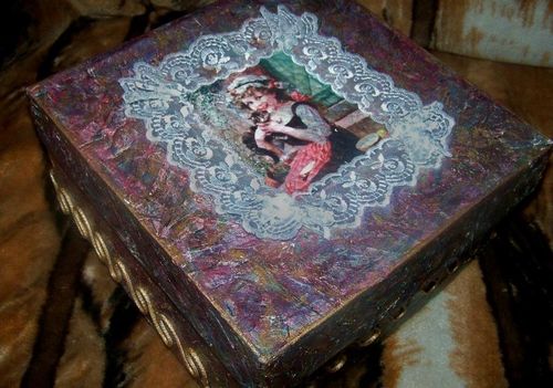 Декупаж картонной коробки: салфетками для вина и специй, пластик своими руками для обуви и мастер-класс для начинающих (коробка, салфетка) Декупаж картонной коробки: салфетками для вина и специй, пластик своими руками для обуви и мастер-класс для начинающих