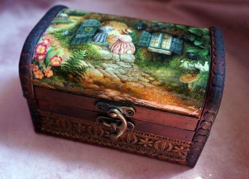 Декупаж сундука: старые фото, под старину своими руками, мастер-класс на шкатулке деревянной, какие обои (сундук, деревянный, затем) Декупаж сундука: старые фото, под старину своими руками, мастер-класс на шкатулке деревянной, какие обои
