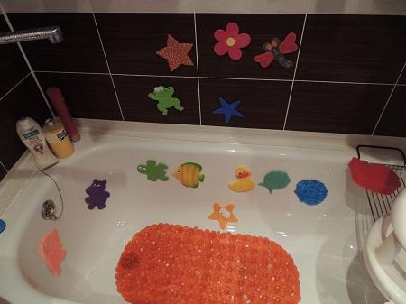 Детские коврики для ванной на присосках: резиновый для детей, нескользящий и противоскользящий