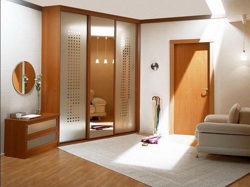 Дизайн прихожей квадратной фото: коридор в квартире, интерьер прямоугольной, ремонт маленький, форма современная