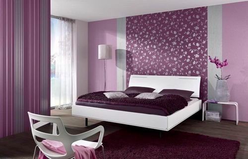 Фиолетовые обои: фото в интерьере, для стен, цвета комнаты, темные с цветами, с узором и рисунком, ультрафиолетовые, подводный мир, видео