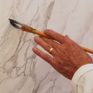 Имитация мрамора своими руками: мастер класс с фото и видео покраски под мрамор