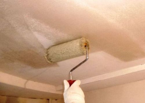 Как убрать ржавое пятно на потолке?
