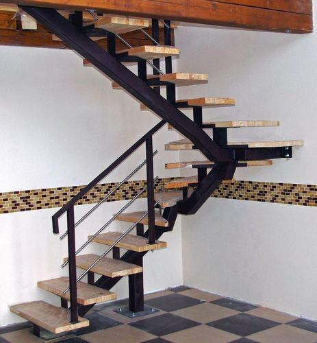 Недорогие лестницы для дома: для дачи на второй этаж, винтовые эконом класса, дешевые деревянные лестницы