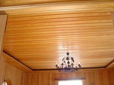 Обшивка потолка деревянной вагонкой