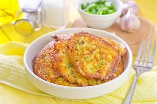 Оладьи из кабачков и моркови: рецепт с луком и чесноком, сладкие оладушки с сыром (кабачок, оладья, морковь) Оладьи из кабачков и моркови: рецепт с луком и чесноком, сладкие оладушки с сыром
