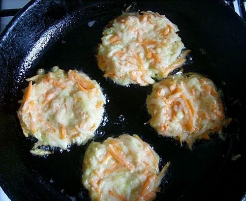 Оладьи из кабачков и моркови: рецепт с луком и чесноком, сладкие оладушки с сыром (кабачок, оладья, морковь) Оладьи из кабачков и моркови: рецепт с луком и чесноком, сладкие оладушки с сыром