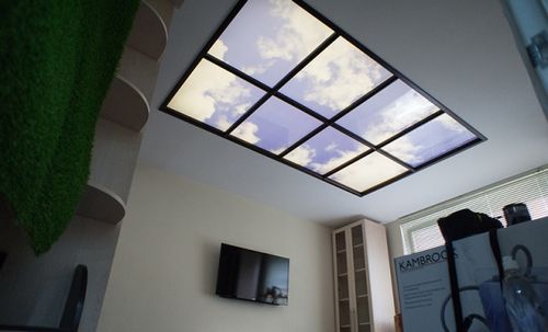 Особенности и варианты создания фальш-окна на потолке