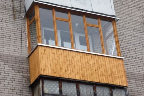 Отделка балкона сайдингом, для лоджии лучше профнастил