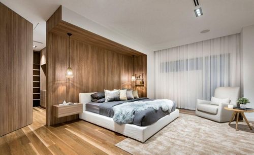 Отделка спальни в доме: фото интерьера комнаты в квартире, варианты с натуральными материалами, примеры с блок-хаусом