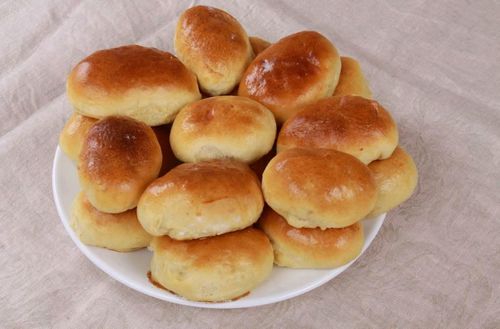 Пирожки с мясом: в духовке пошаговый рецепт с фото, как испечь из дрожжевого теста, жареные пирожки, слоеные с мясом, начинка, видео (пирожок, мясо) Пирожки с мясом: в духовке пошаговый рецепт с фото, как испечь из дрожжевого теста, жареные пирожки, слоеные с мясом, начинка, видео