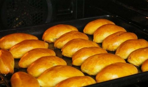 Пирожки с мясом: в духовке пошаговый рецепт с фото, как испечь из дрожжевого теста, жареные пирожки, слоеные с мясом, начинка, видео (пирожок, мясо) Пирожки с мясом: в духовке пошаговый рецепт с фото, как испечь из дрожжевого теста, жареные пирожки, слоеные с мясом, начинка, видео