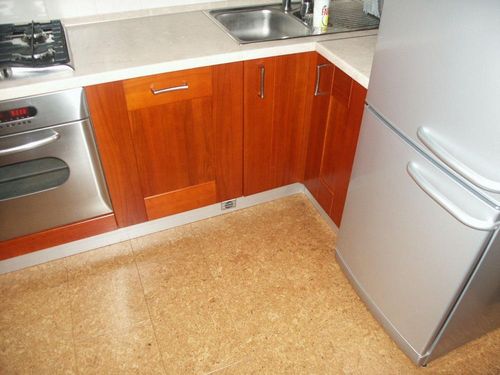 Пол из пробки: на кухне отзывы, покрытие как выглядит, фото (пробковый, покрытие, кухня) Пол из пробки: на кухне отзывы, покрытие как выглядит, фото
