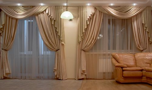 Портьеры для гостиной фото: для зала красивые, готовый дизайн, оформление интерьера, современные окна, выбор