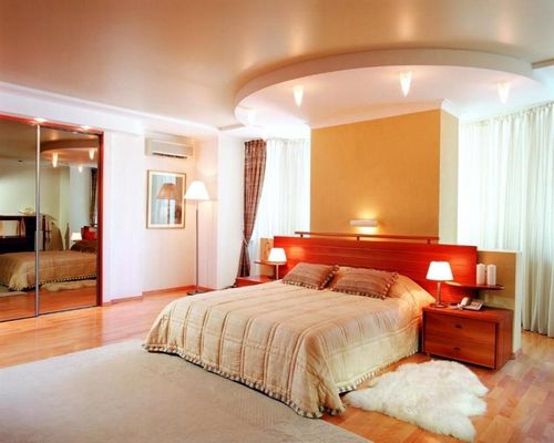 Потолки в узкой комнате: перегородка и отдых, варианты отделки, виды длины стен, из чего можно сделать красивый