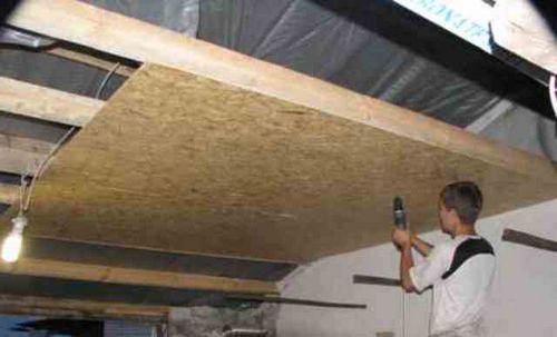 Потолок в гараже из осп - преимущества и порядок монтажа
