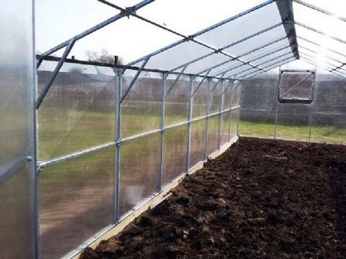 Теплица с двухскатной крышей из поликарбоната (теплица, поликарбоната, каркас) Теплица с двухскатной крышей из поликарбоната