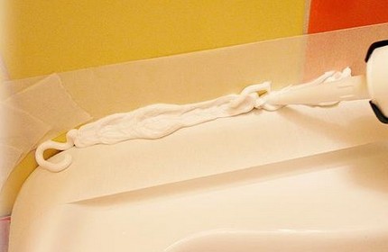 Виды герметиков для ванной: советы по выбору и применению (состав, герметика) Виды герметиков для ванной: советы по выбору и применению