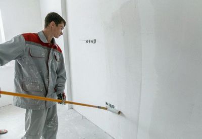 Грунтовка для стен под покраску: зачем нужна и как наносить?