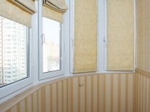 Шторы на балкон, 12 ФОТО ПРИМЕРОВ дизайна штор для лоджий и балконов, советы в выборе занавесок, сравнение рулонных, римских и классических штор для лоджий