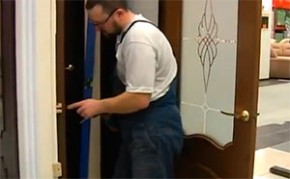Установка межкомнатных дверей своими руками: пошаговая инструкция как собрать дверную коробку